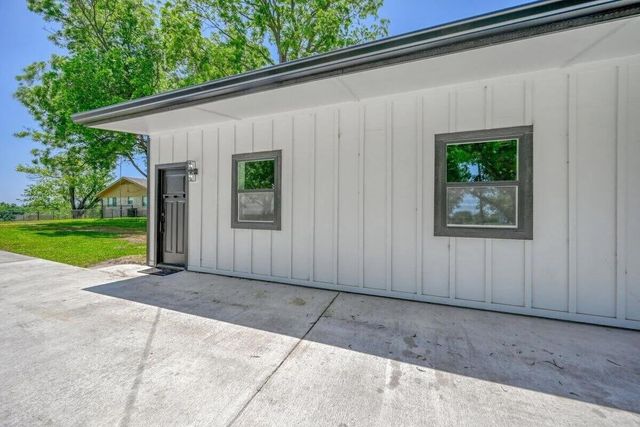 3120 River Oaks DR, Kingsland, TX 78639
