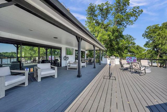 3120 River Oaks DR, Kingsland, TX 78639