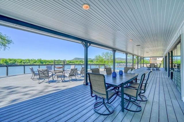 3120 River Oaks DR, Kingsland, TX 78639