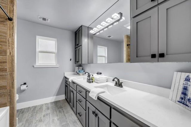 3120 River Oaks DR, Kingsland, TX 78639