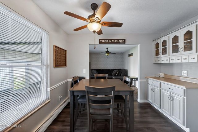 6101 Rolland Drive, Toledo, OH 43612