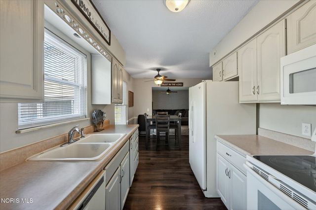 6101 Rolland Drive, Toledo, OH 43612