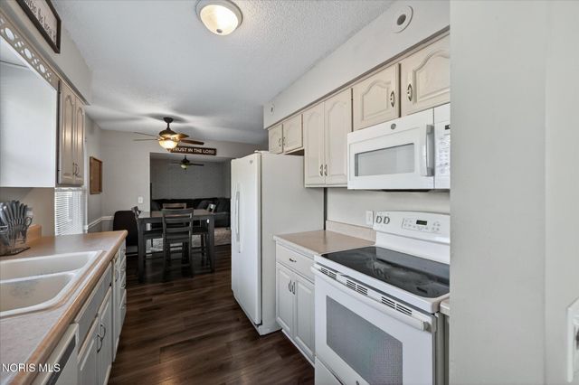 6101 Rolland Drive, Toledo, OH 43612