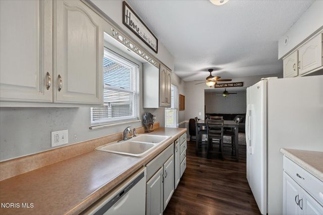 6101 Rolland Drive, Toledo, OH 43612