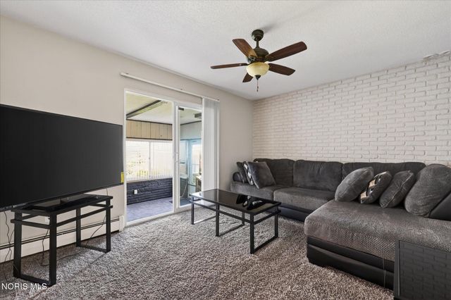 6101 Rolland Drive, Toledo, OH 43612