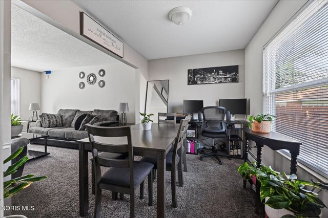 6101 Rolland Drive, Toledo, OH 43612