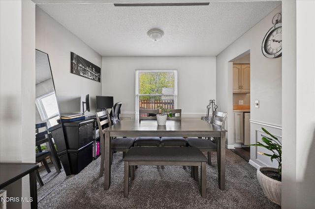 6101 Rolland Drive, Toledo, OH 43612