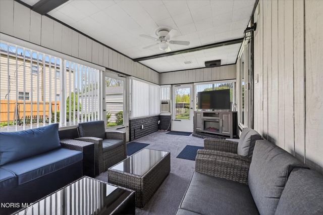 6101 Rolland Drive, Toledo, OH 43612