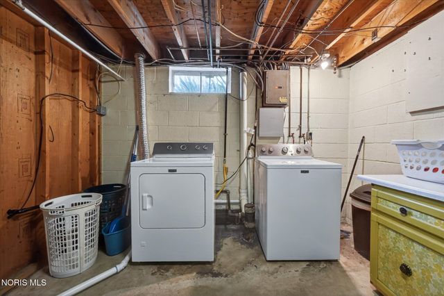6101 Rolland Drive, Toledo, OH 43612