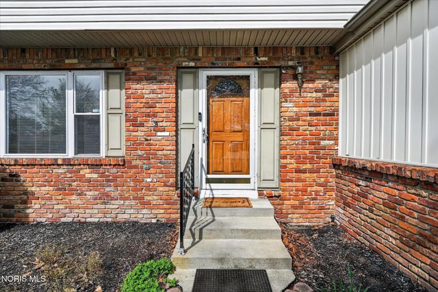 6101 Rolland Drive, Toledo, OH 43612