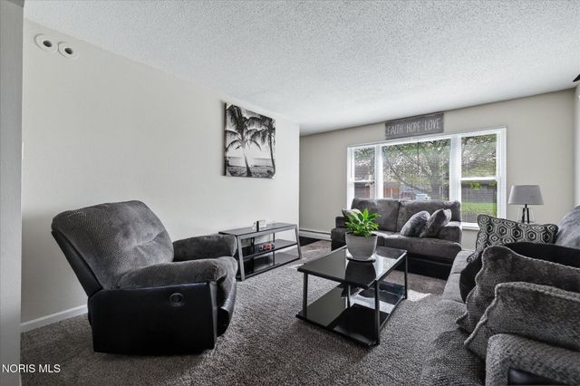 6101 Rolland Drive, Toledo, OH 43612