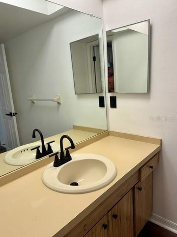 2462 KINGFISHER LANE J203, Clearwater, FL 33762