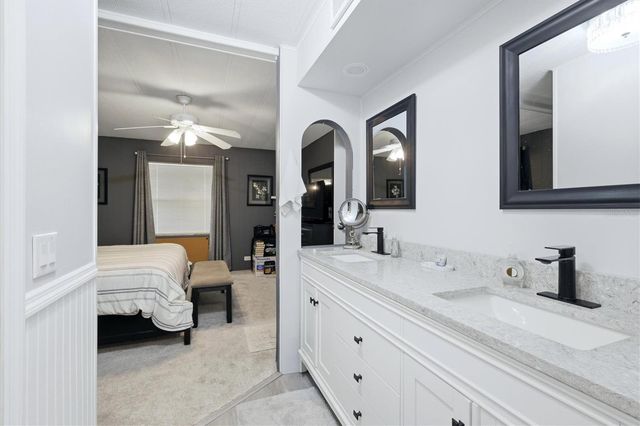 6710 36TH AVENUE E 121, Palmetto, FL 34221