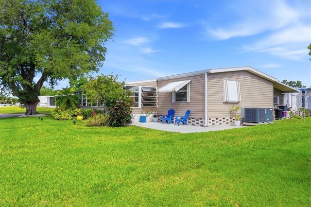 6710 36TH AVENUE E 121, Palmetto, FL 34221