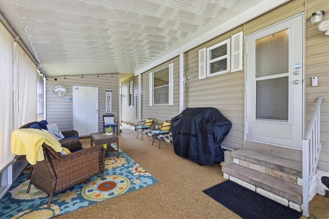 6710 36TH AVENUE E 121, Palmetto, FL 34221