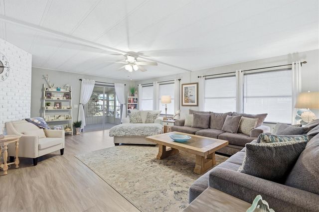 6710 36TH AVENUE E 121, Palmetto, FL 34221