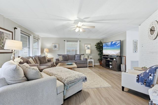 6710 36TH AVENUE E 121, Palmetto, FL 34221