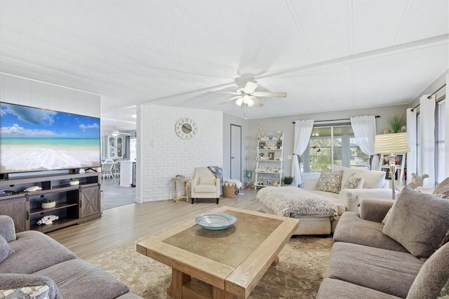 6710 36TH AVENUE E 121, Palmetto, FL 34221