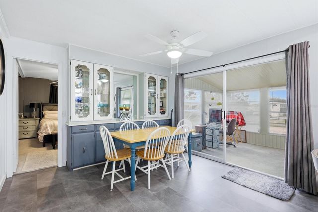 6710 36TH AVENUE E 121, Palmetto, FL 34221