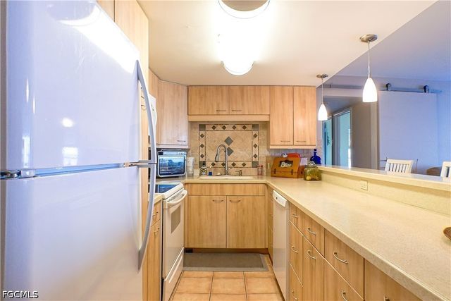 1900 clifford ST 603, Fort Myers, FL 33901