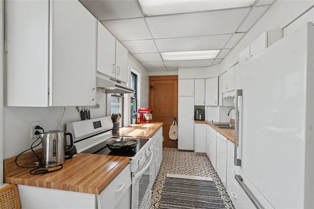 816 10th Avenue, Grinnell, IA 50112