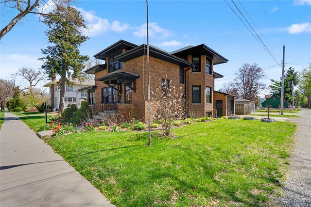 816 10th Avenue, Grinnell, IA 50112