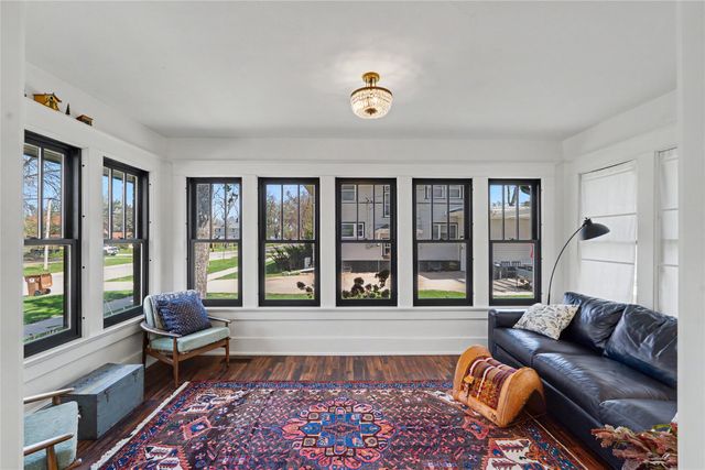 816 10th Avenue, Grinnell, IA 50112