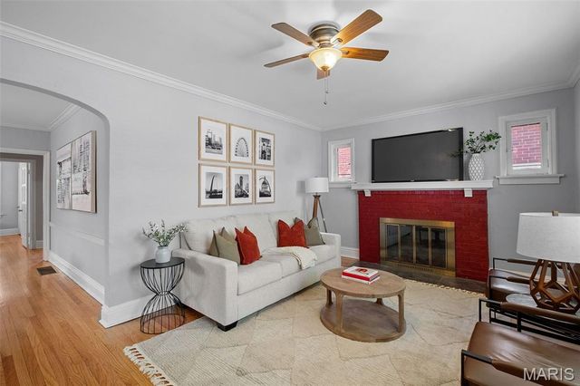 7055 Dartmouth Avenue, University City, MO 63130