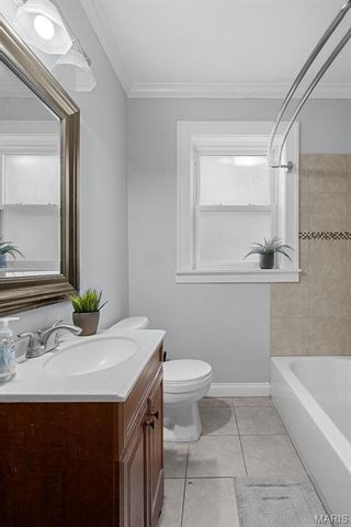 7055 Dartmouth Avenue, University City, MO 63130