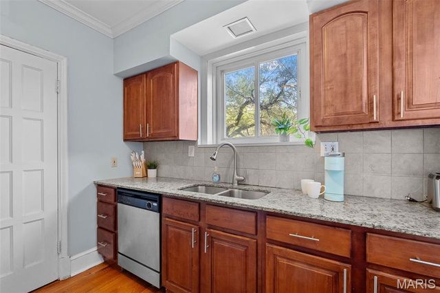 7055 Dartmouth Avenue, University City, MO 63130