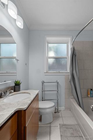 7055 Dartmouth Avenue, University City, MO 63130