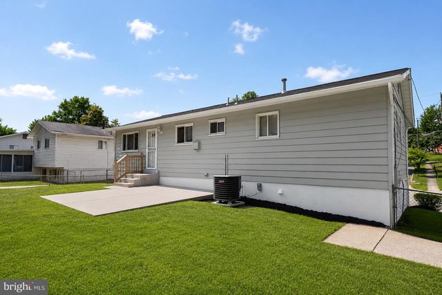 5506 HELMONT DR, Oxon Hill, MD 20745