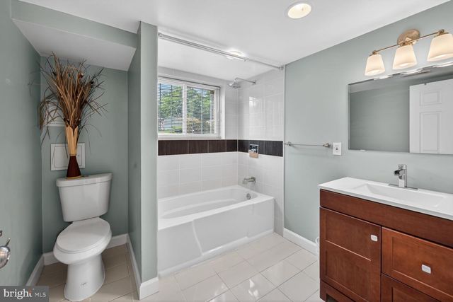 5506 HELMONT DR, Oxon Hill, MD 20745
