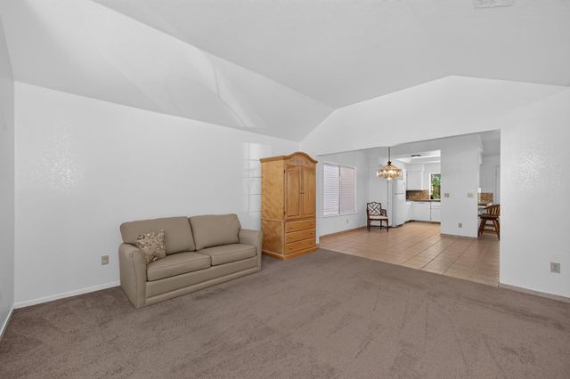 1373 E Portland Avenue, Fresno, CA 93720