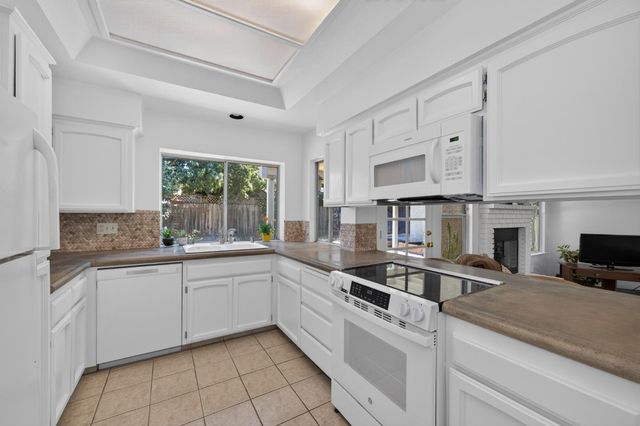 1373 E Portland Avenue, Fresno, CA 93720