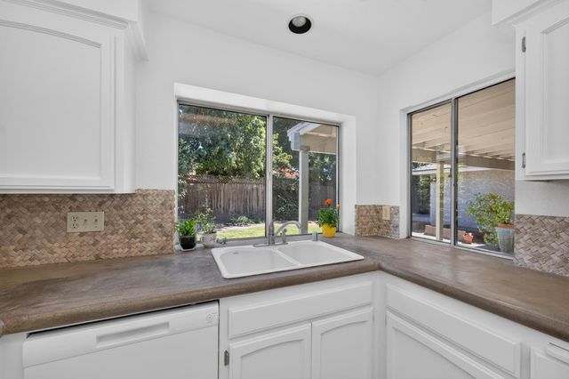 1373 E Portland Avenue, Fresno, CA 93720