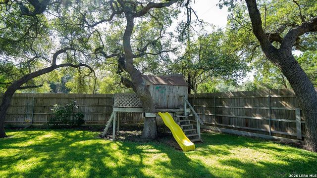 718 EASTVIEW DR, Canyon Lake, TX 78133