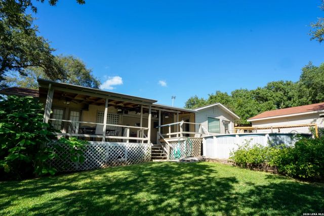 718 EASTVIEW DR, Canyon Lake, TX 78133