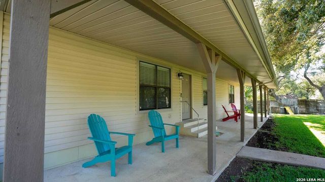 718 EASTVIEW DR, Canyon Lake, TX 78133