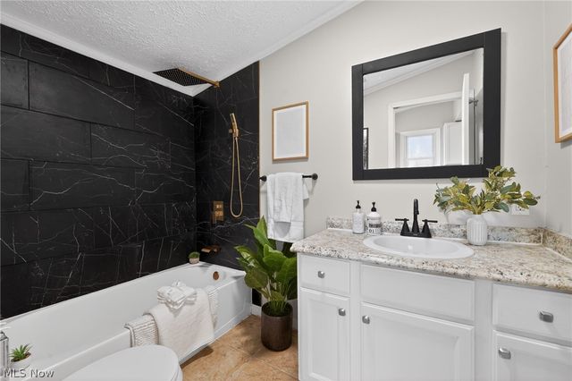 164 E 317th Street, Willowick, OH 44095