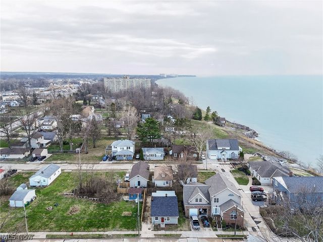 164 E 317th Street, Willowick, OH 44095