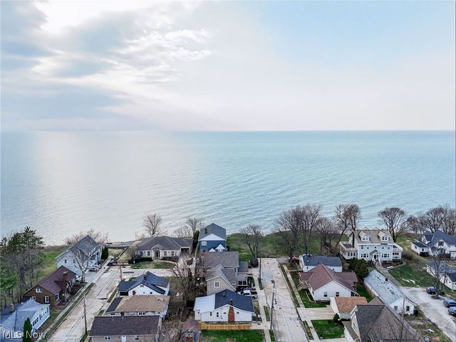 164 E 317th Street, Willowick, OH 44095