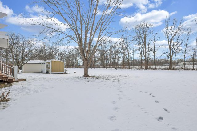 402 Shawnee Loop S, Pataskala, OH 43062