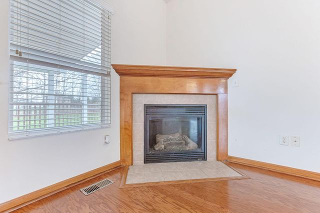 402 Shawnee Loop S, Pataskala, OH 43062