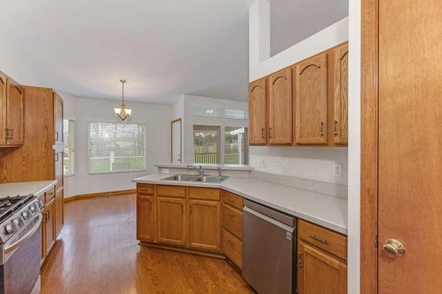 402 Shawnee Loop S, Pataskala, OH 43062