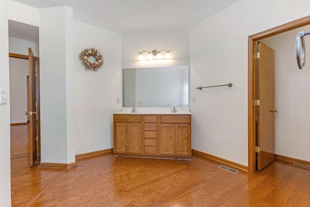 402 Shawnee Loop S, Pataskala, OH 43062