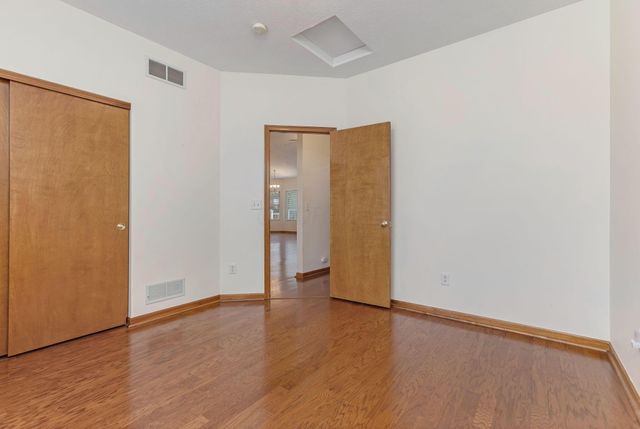 402 Shawnee Loop S, Pataskala, OH 43062