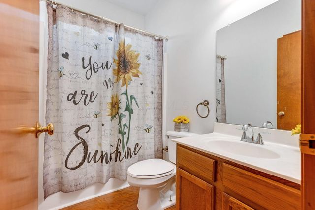 402 Shawnee Loop S, Pataskala, OH 43062