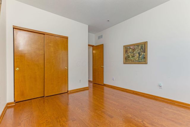 402 Shawnee Loop S, Pataskala, OH 43062