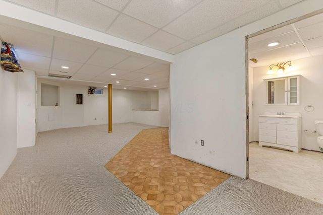 402 Shawnee Loop S, Pataskala, OH 43062